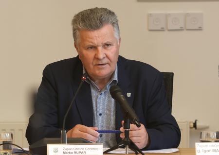 Slovesen podpis pogodbe župani CPS 07 Foto Ljubo Vukelič